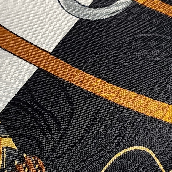 VINTAGE 70s Silk Blend Leather Shoulder Bag Made in the Philippines Gold Chain - Picture 6 of 11